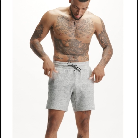 Fabletics The Postgame Short 7 Inseam 